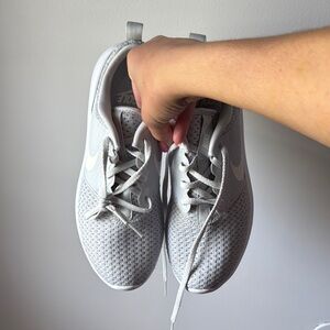 New Nike Golf Women's White Athletic Shoes size 8
